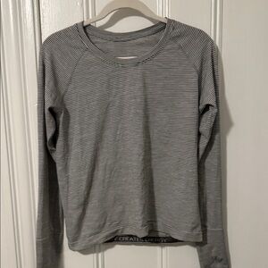 Lululemon workout top
